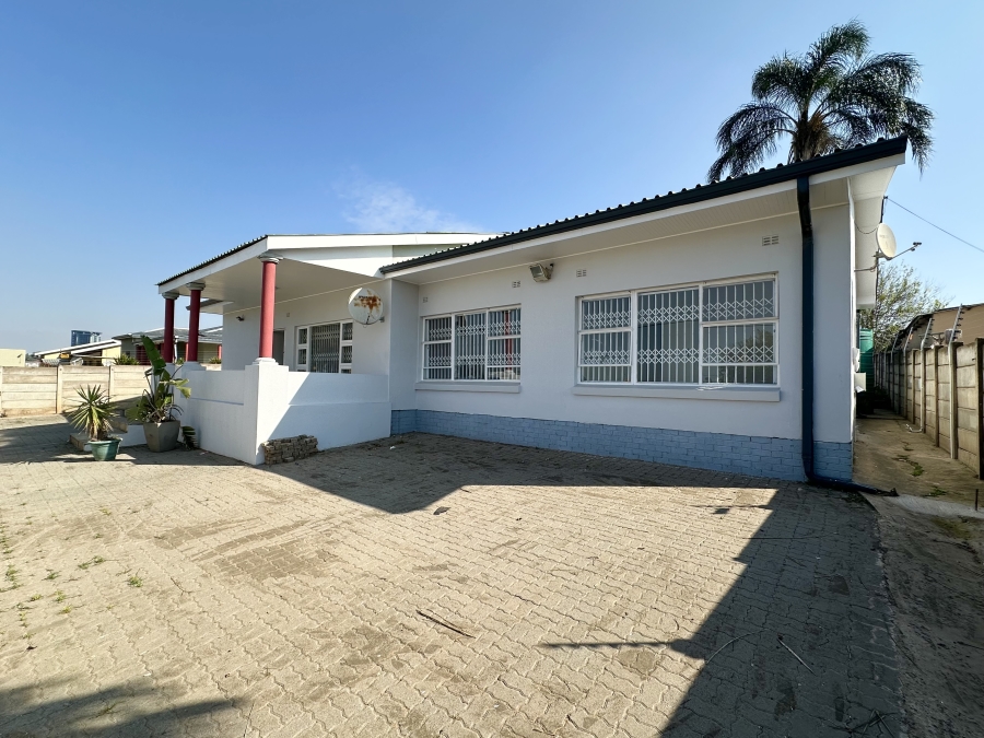 8 Bedroom Property for Sale in Norwood Eastern Cape